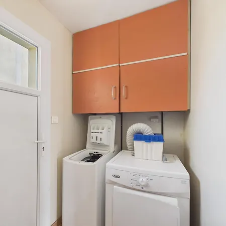 Vakantiehuis Maison Proche Centre-ville Et - 6 Pers *